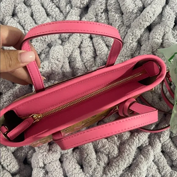 MCM Toni Top-Zip Shopper In Cubic Coral Visetos - Picture 5 of 5